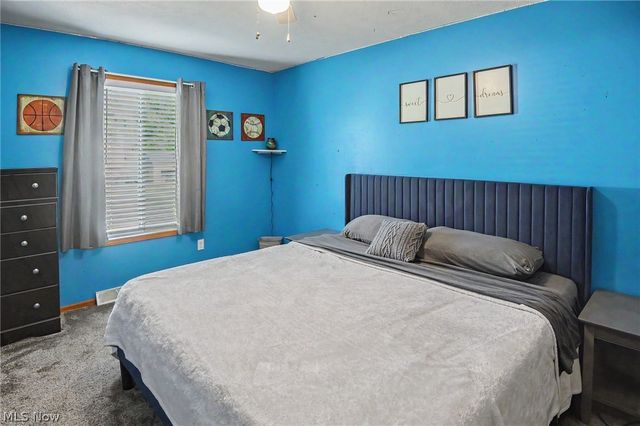 3300 Meanderwood Drive, Canfield, OH 44406