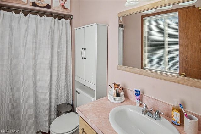 3300 Meanderwood Drive, Canfield, OH 44406