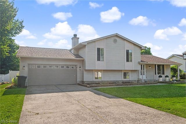 3300 Meanderwood Drive, Canfield, OH 44406