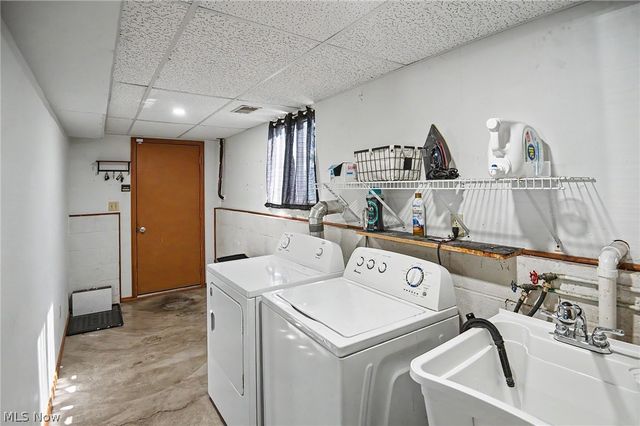 3300 Meanderwood Drive, Canfield, OH 44406