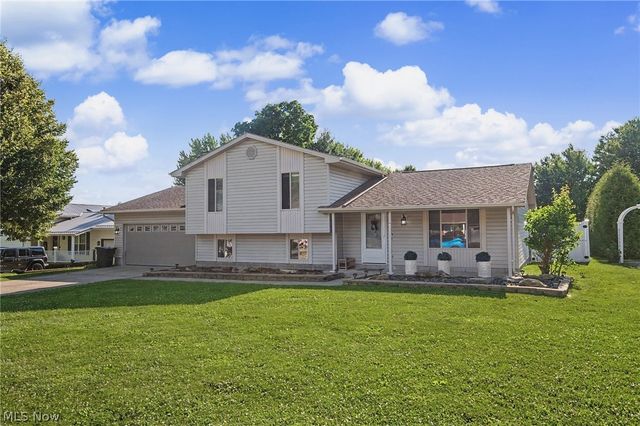 3300 Meanderwood Drive, Canfield, OH 44406