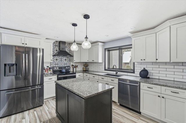 5 Tsienneto Rd Unit 75, Derry, NH 03038