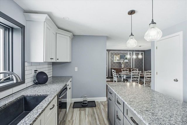 5 Tsienneto Rd Unit 75, Derry, NH 03038