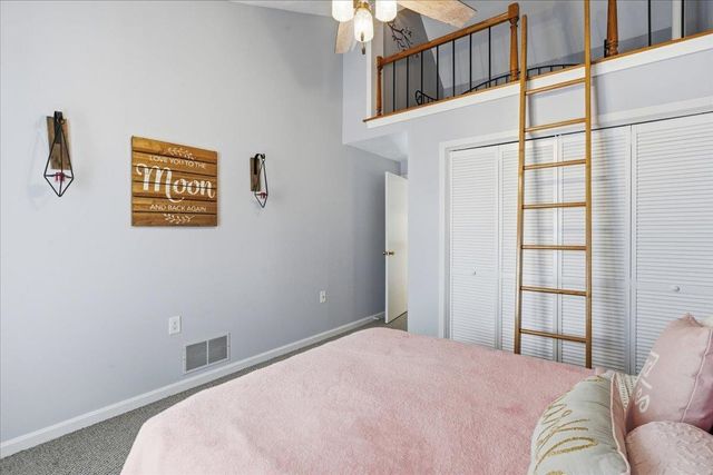5 Tsienneto Rd Unit 75, Derry, NH 03038