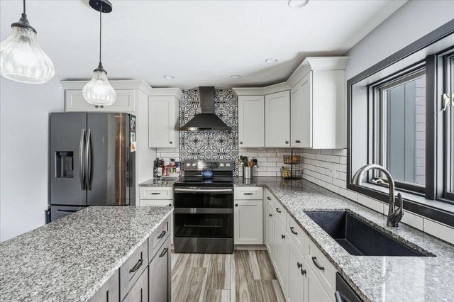5 Tsienneto Rd Unit 75, Derry, NH 03038