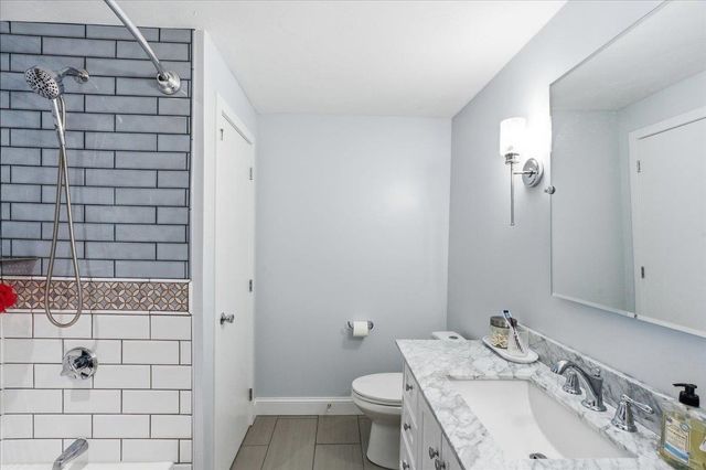 5 Tsienneto Rd Unit 75, Derry, NH 03038