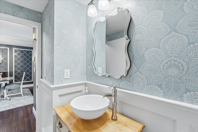 5 Tsienneto Rd Unit 75, Derry, NH 03038