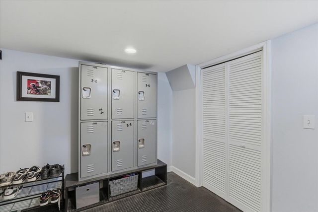 5 Tsienneto Rd Unit 75, Derry, NH 03038