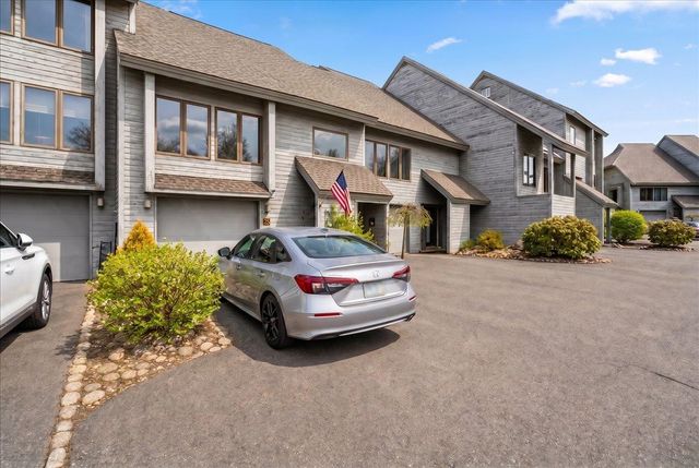 5 Tsienneto Rd Unit 75, Derry, NH 03038