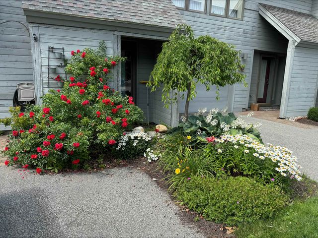 5 Tsienneto Rd Unit 75, Derry, NH 03038