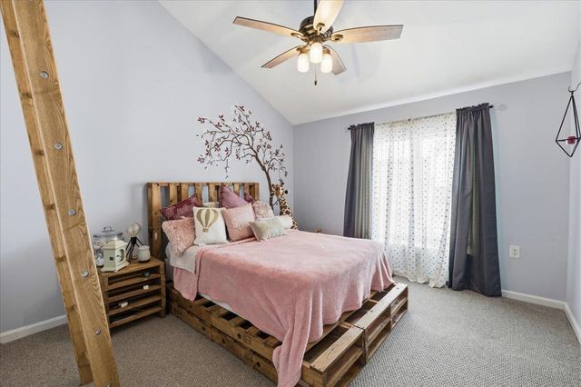 5 Tsienneto Rd Unit 75, Derry, NH 03038