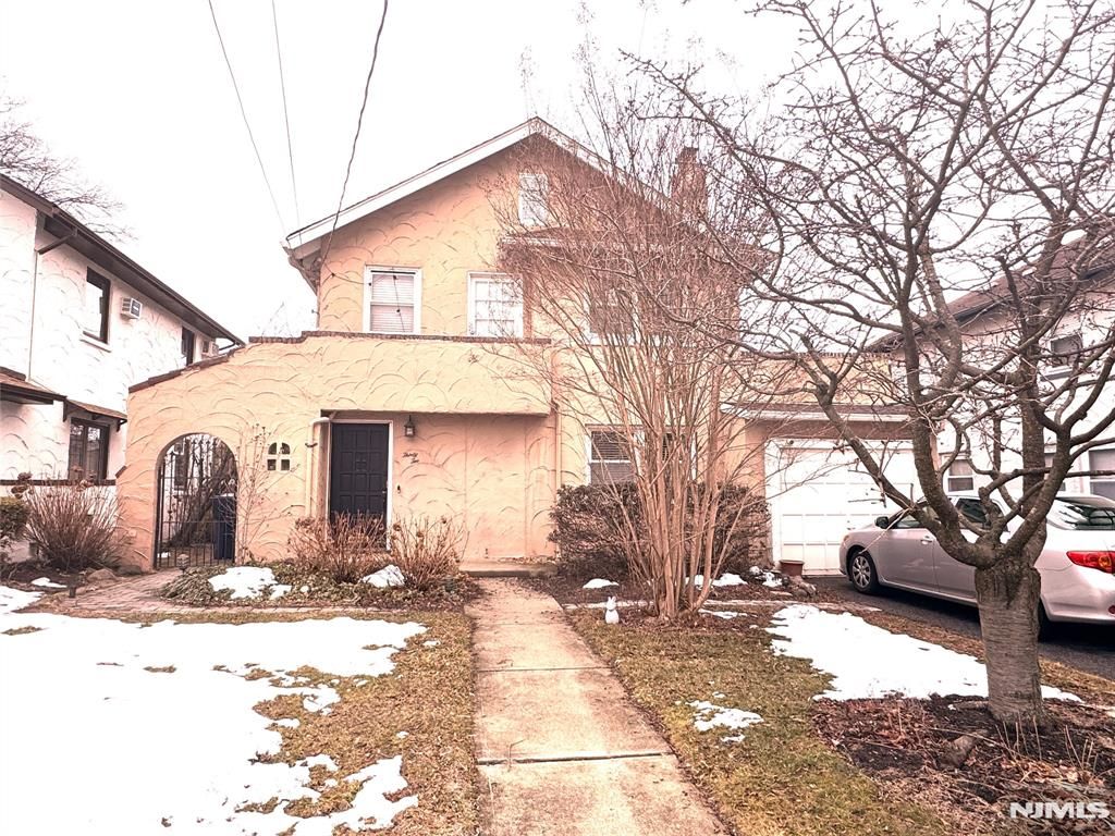 32 Martin Terrace, Hackensack, NJ 07601