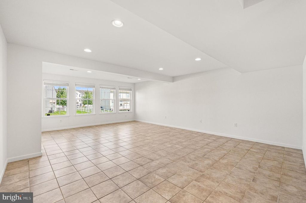 167 S SAVANNA DR, POTTSTOWN, PA 19465 — photo 5