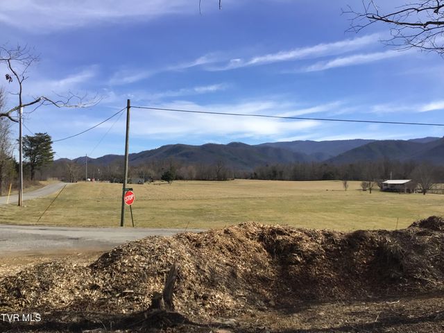 430 Laws Road, Greeneville, TN 37743