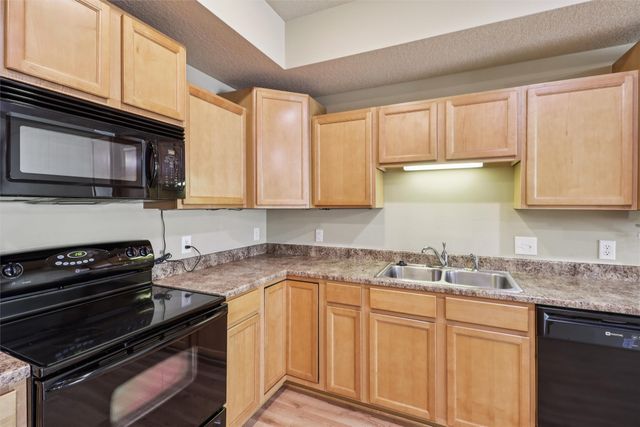 2321 Hart Avenue 2, Des Moines, IA 50320