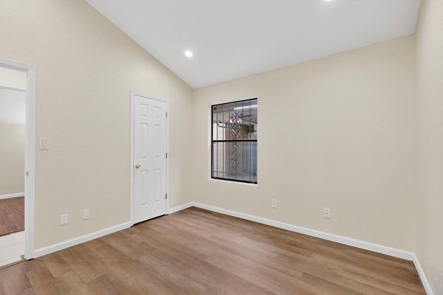 4004 67th Street NW, Albuquerque, NM 87120