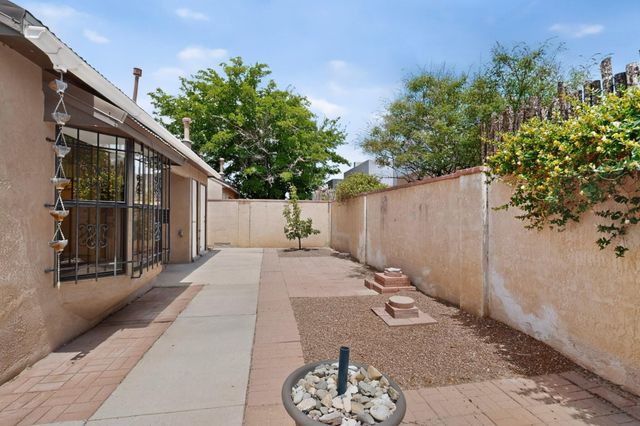 4004 67th Street NW, Albuquerque, NM 87120