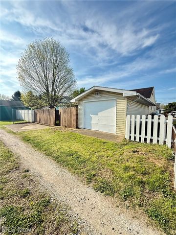 809 33rd Street, Vienna, WV 26105