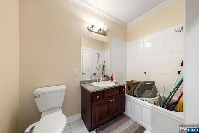 22 E Ave At Port Imperial Avenue 428, West New York, NJ 07093