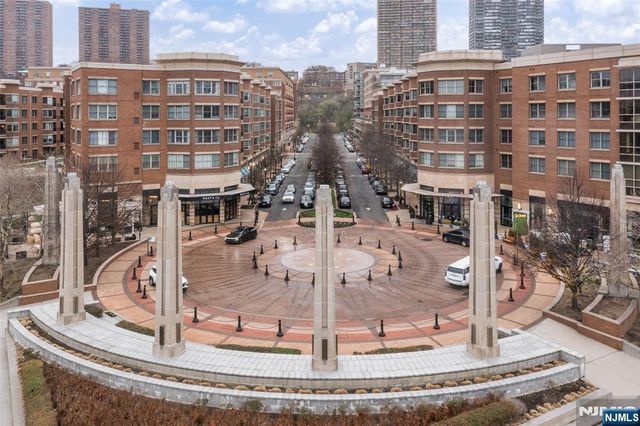 22 E Ave At Port Imperial Avenue 428, West New York, NJ 07093