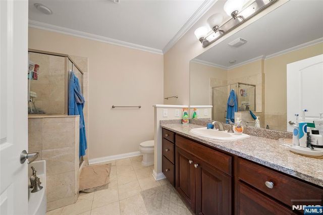 22 E Ave At Port Imperial Avenue 428, West New York, NJ 07093