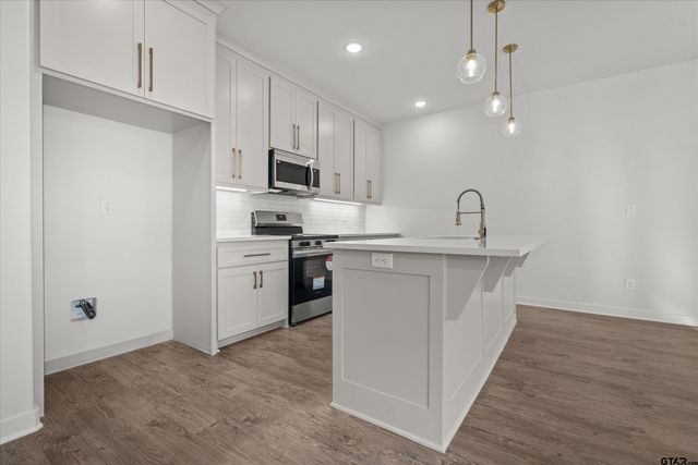 1610 Pineview Ln, Hideaway, TX 75771