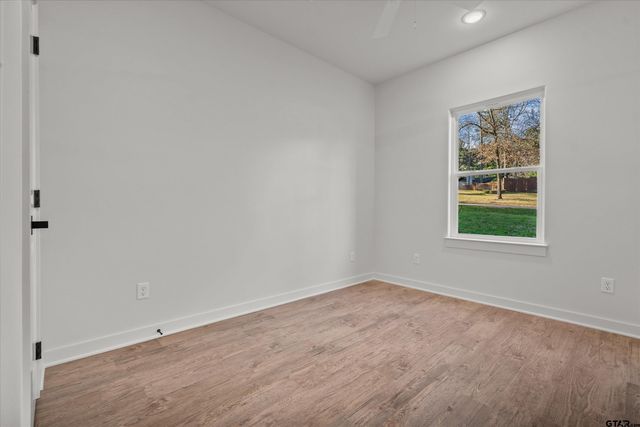 1610 Pineview Ln, Hideaway, TX 75771