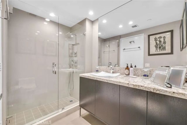 850 E Ocean Boulevard, Long Beach, CA 90802