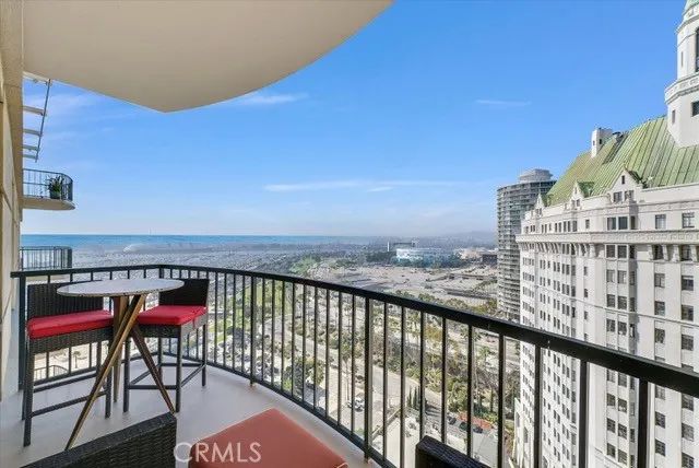 850 E Ocean Boulevard, Long Beach, CA 90802