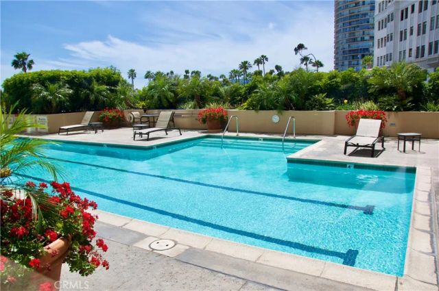 850 E Ocean Boulevard, Long Beach, CA 90802