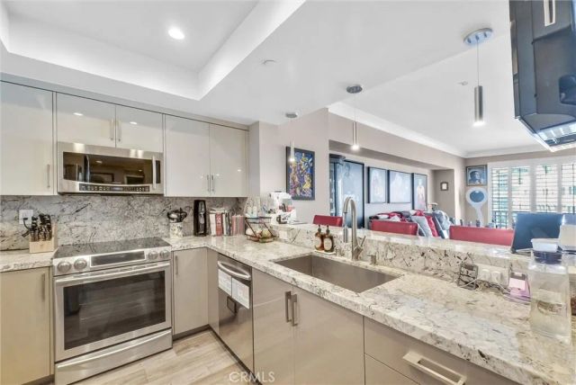 850 E Ocean Boulevard, Long Beach, CA 90802