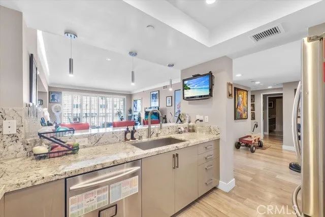 850 E Ocean Boulevard, Long Beach, CA 90802