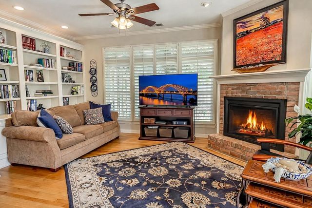 2286 LAKE PAGE DR, Collierville, TN 38017