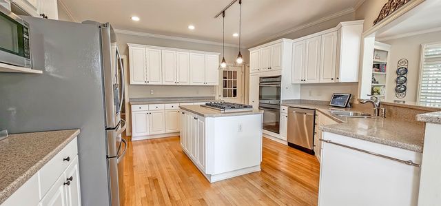 2286 LAKE PAGE DR, Collierville, TN 38017