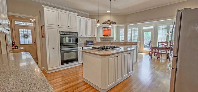 2286 LAKE PAGE DR, Collierville, TN 38017