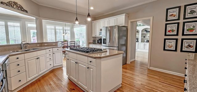 2286 LAKE PAGE DR, Collierville, TN 38017