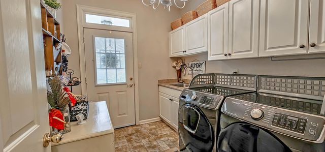 2286 LAKE PAGE DR, Collierville, TN 38017