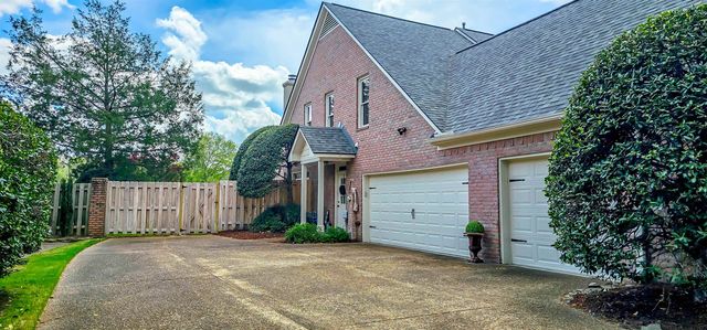 2286 LAKE PAGE DR, Collierville, TN 38017