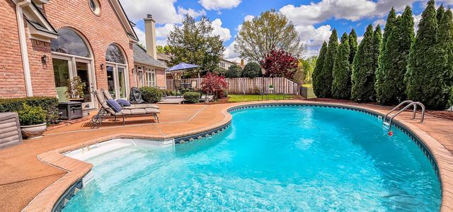 2286 LAKE PAGE DR, Collierville, TN 38017