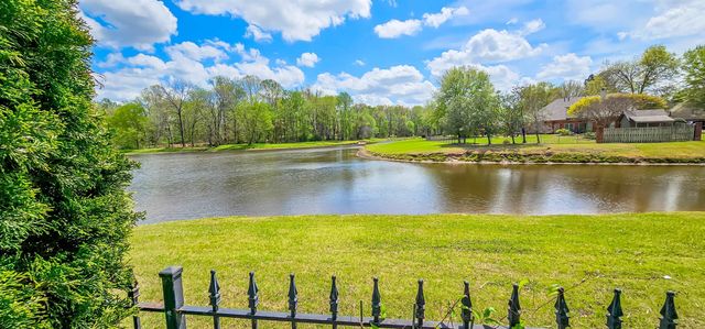 2286 LAKE PAGE DR, Collierville, TN 38017