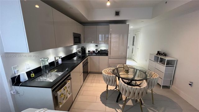 1010 Brickell Ave 1510, Miami, FL 33131