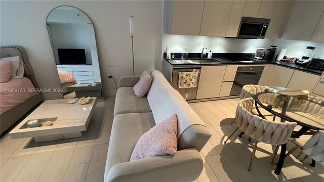 1010 Brickell Ave 1510, Miami, FL 33131