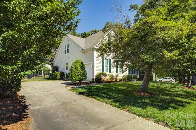 11611 Knightsdale Drive, Charlotte, NC 28277