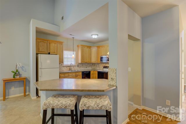 11611 Knightsdale Drive, Charlotte, NC 28277