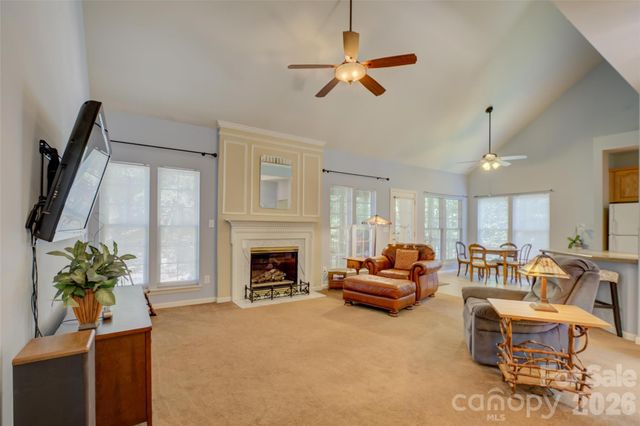11611 Knightsdale Drive, Charlotte, NC 28277