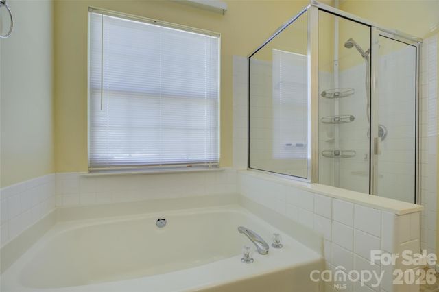 11611 Knightsdale Drive, Charlotte, NC 28277