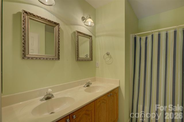 11611 Knightsdale Drive, Charlotte, NC 28277