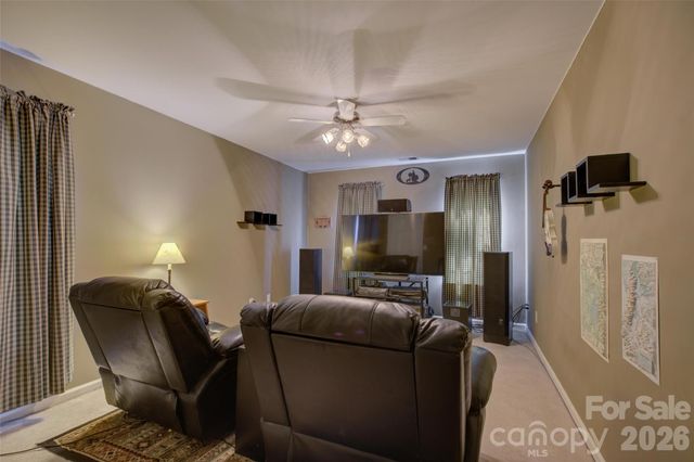 11611 Knightsdale Drive, Charlotte, NC 28277