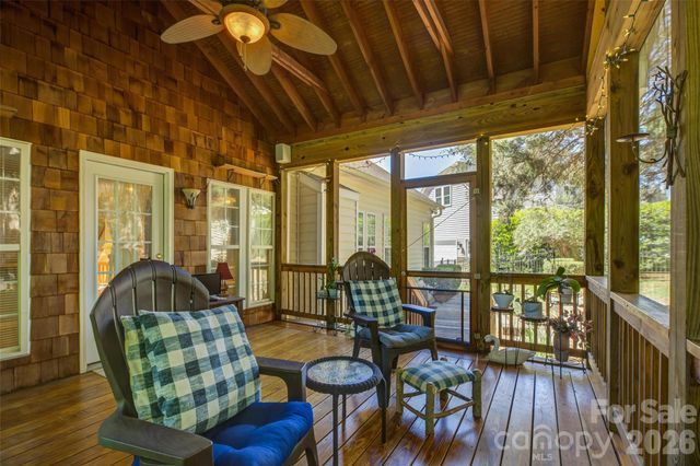 11611 Knightsdale Drive, Charlotte, NC 28277
