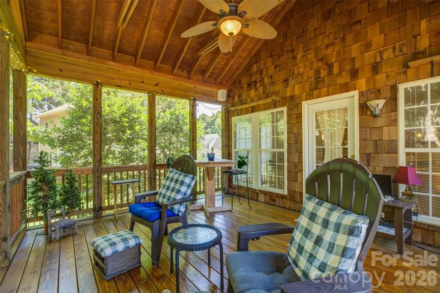 11611 Knightsdale Drive, Charlotte, NC 28277